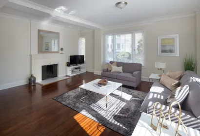 Larkin Street Serviced Apartment