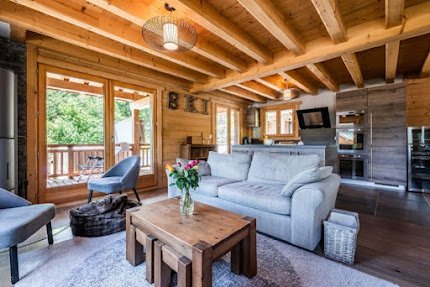 CHARMING CHALET WITH HOT TUB IN MORZINE
