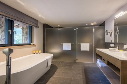 EXCEPTIONAL PENTHOUSE IN PRIME LOCATION-CENTRAL ZERMATT