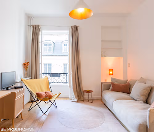 PIED-A -TERRE IN THE HEART OF MARAIS