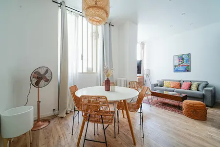 Canal Saint Martin Apartment