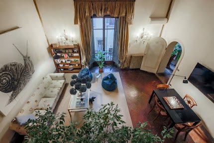 ARTFULLY DECORATED ABODE IN THE HISTORICAL CENTER