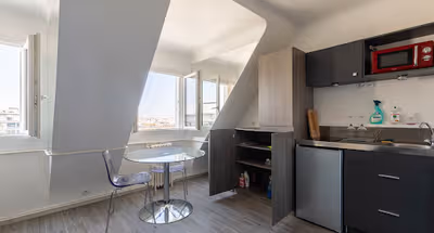 EIFFEL TOWER VIEWS FROM AVENUE DE SEGUR