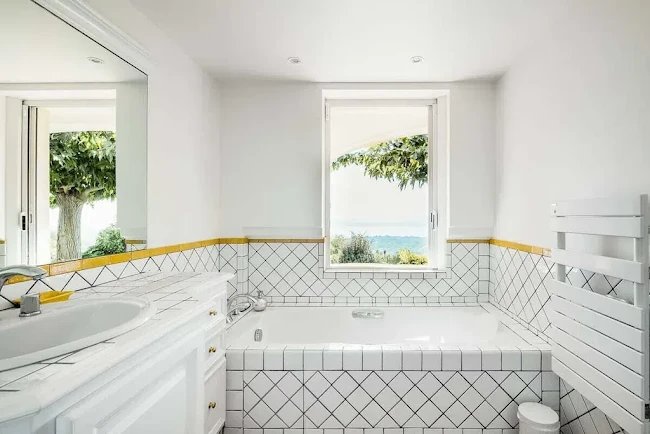 STUNNING VILLA IN GRIMAUD PANORAMIC SEAVIEWS