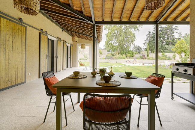 A Cozy Villa Retreat Near St Remy de Provence