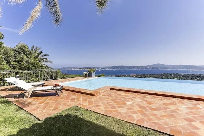 STUNNING VILLA IN GRIMAUD PANORAMIC SEAVIEWS