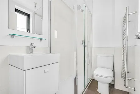 4 Bed House Barnes, London