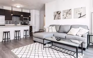 East Lake Street Serviced Apartment