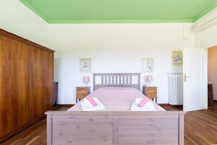 180M2 OVERLOOKING THE ARNO- PRIVATE TERRACE