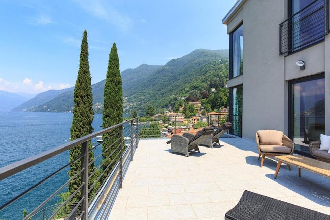 ULTRA MODERN LUXURY RETREAT ON THE FIRST LINE OF LAKE COMO!