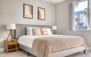 Westlawn Ave Serviced  Apartment