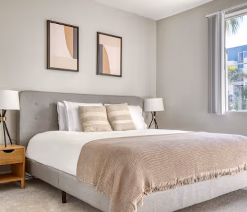 Westlawn Ave Serviced  Apartment