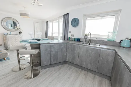 (SEA8) Seaview Retreat 2P