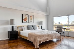 Louise Ave Apartment