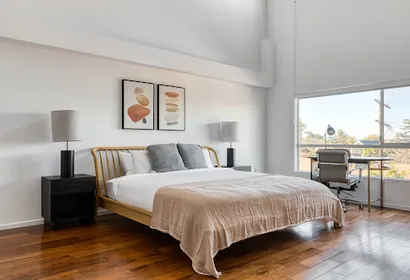 Louise Ave Apartment