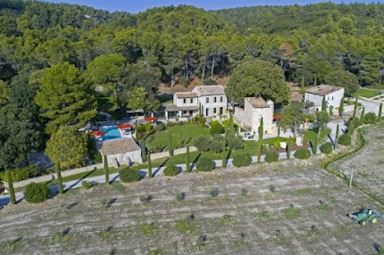 A Luxury Retreat in the Provence des Alpilles