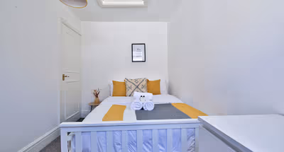 Sleek Central 2 Bed Apartment-