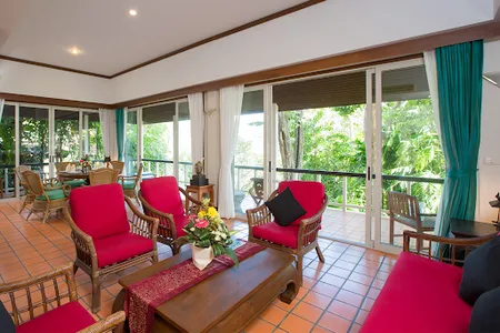 Pleasant Villa Near Kata Beach