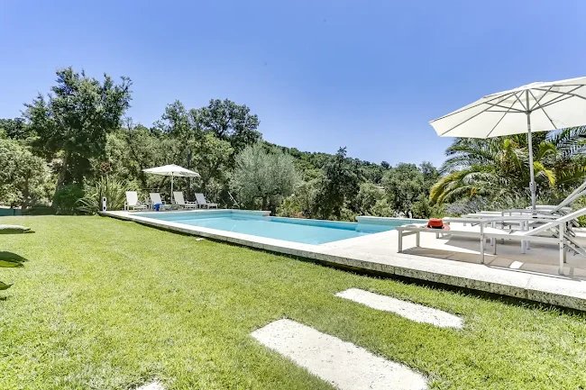 EXCEPTIONAL 320M2 BASTIDE OVERLOOKING THE GULF OF ST TROPEZ