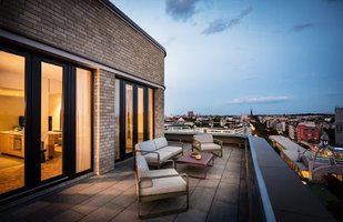 Nollendorfpl Family Living Apartment with Terrace