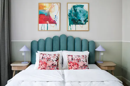 Flow Rooms & Apartments