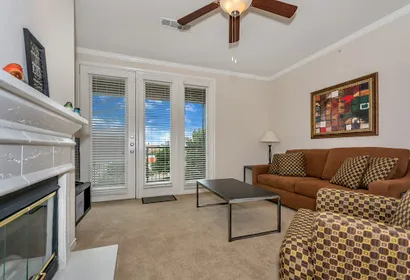 N. Washington Ave Apartment