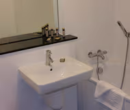2 Bedroom 2 Bathroom Hub Apartment - Central MK - Free Parking, Fast Wifi and Smart TV