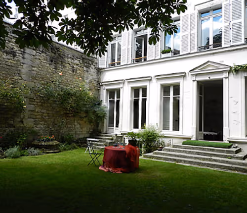 Exterior of Rare!! A 250m² 4BR Hidden Jewel with a Private Garden - Luxembourg 5 eme
