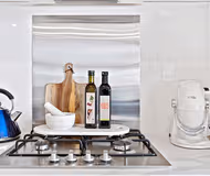 Full kitchen at Nott Street, Port Melbourne