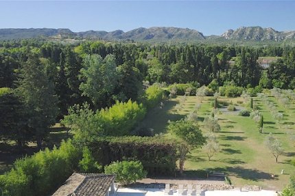 A Cozy Luxury Villa in Eygalieres