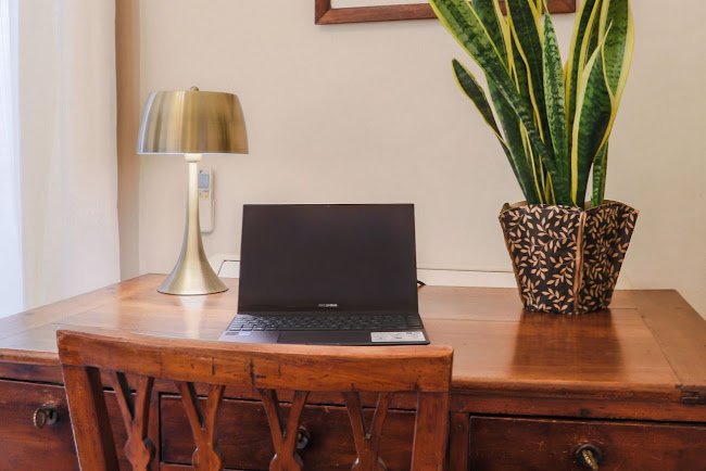 ARTFULLY DECORATED ABODE IN THE HISTORICAL CENTER
