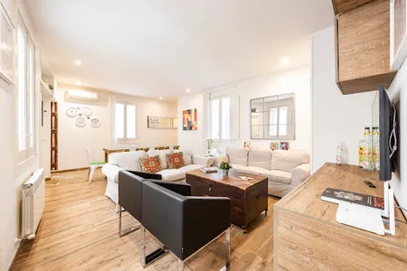 Av. de Felipe II serviced apartments