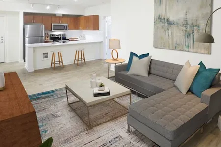 10th Street Serviced Apartment