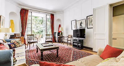Spacious living area at Rue Scheffer Serviced Apartment, Champs Elysees