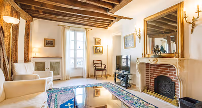 BETWEEN LOUVRE& ILE DE LA CITE