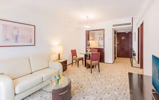 Cheong Tat Road Apartments, Chek Lap Kok