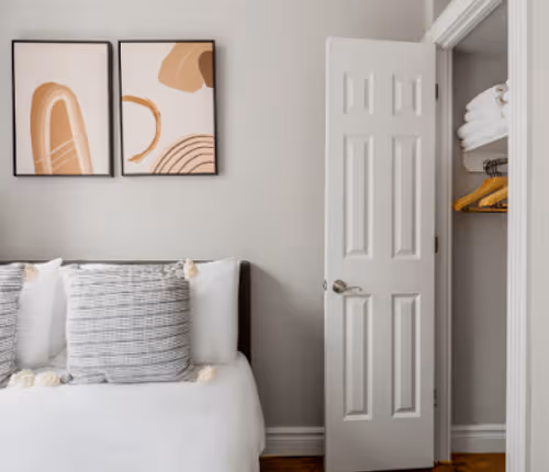 E 35th Street Serviced Apartment