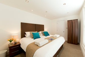 Finchley Apartment