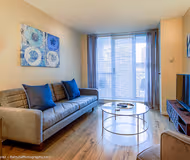 Memento Simcoe Street Apartment