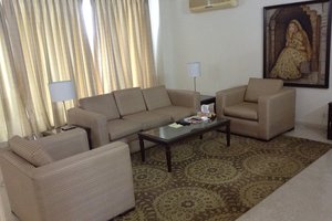 Gurgaon DLF Pinnacle Apartments in Sector 43