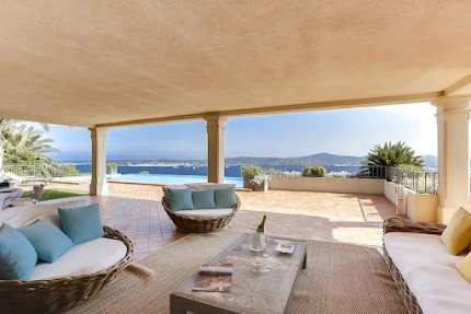 STUNNING VILLA IN GRIMAUD PANORAMIC SEAVIEWS