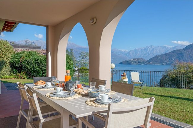 A Luxury Retreat in the Lake como