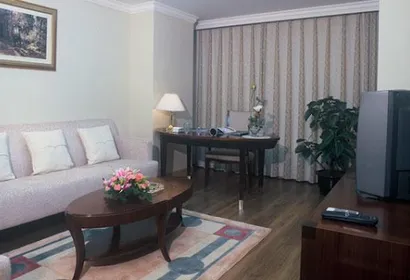 Dashijie Station Road Apartments