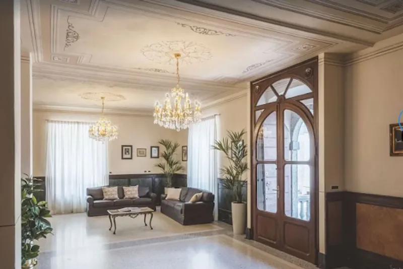 Magnificient Villa located right on the shores of Lake Como