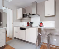 Rue de Chaillot Serviced Apartment