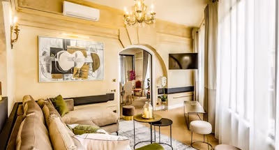 16TH CENTURY OPULENCE; LOUVRE SERVICED APARTMENT