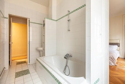 A 220SQM HAUSSMANN JEWEL ON THE CROWN OF CHAMPS ELYSEES