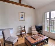 Stunning living area in Eiffel View Serviced Apartment, Palais-Bourbon