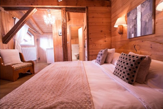 Ski Lovers Paradise on the Slopes of Mozine