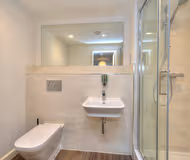 Executive Oakgrove Apartment